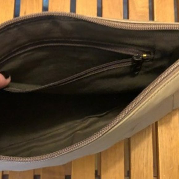 Chinese "no name" tan leather clutch - Picture 4 of 5